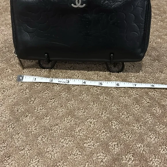 Chanel Camillia Authentic Rare Long Black Leather Zipper Wallet - Picture 15 of 16
